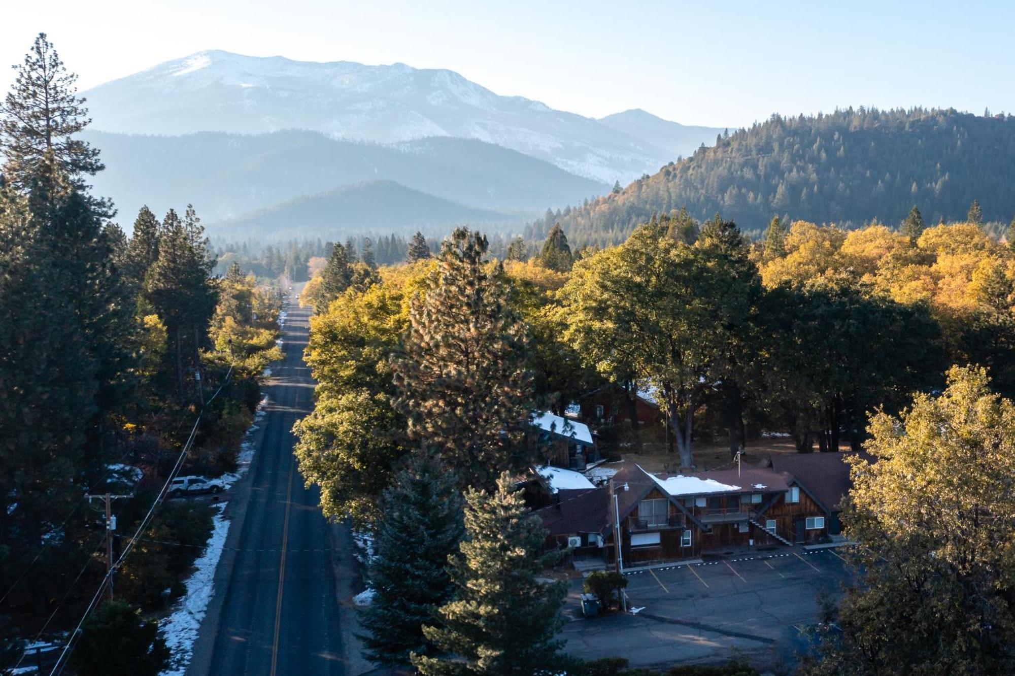Basecamp Lodge Mount Shasta Exteriér fotografie