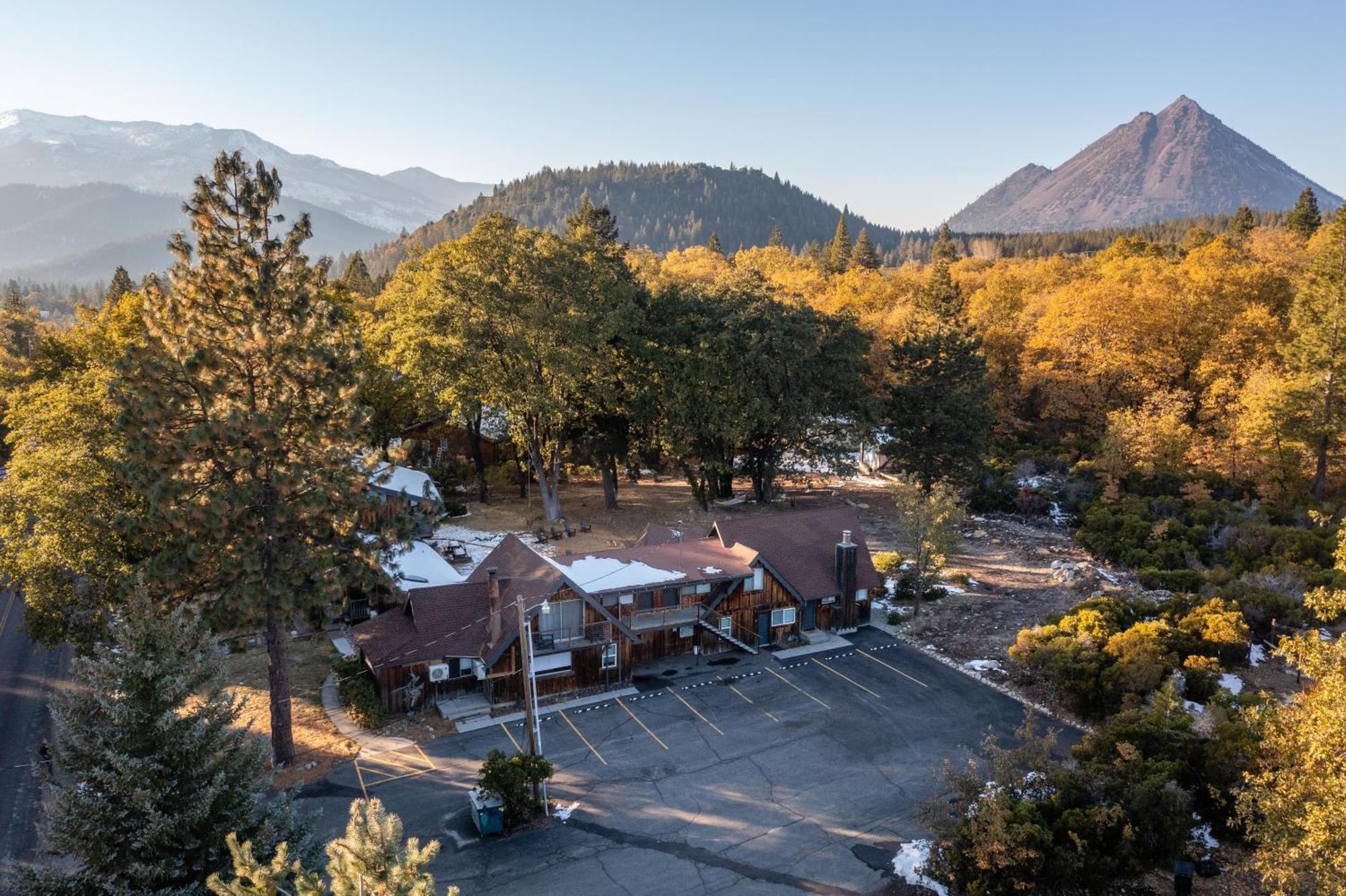 Basecamp Lodge Mount Shasta Exteriér fotografie