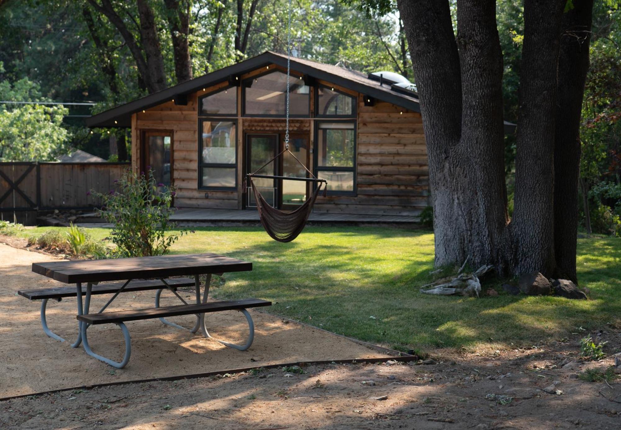 Basecamp Lodge Mount Shasta Exteriér fotografie