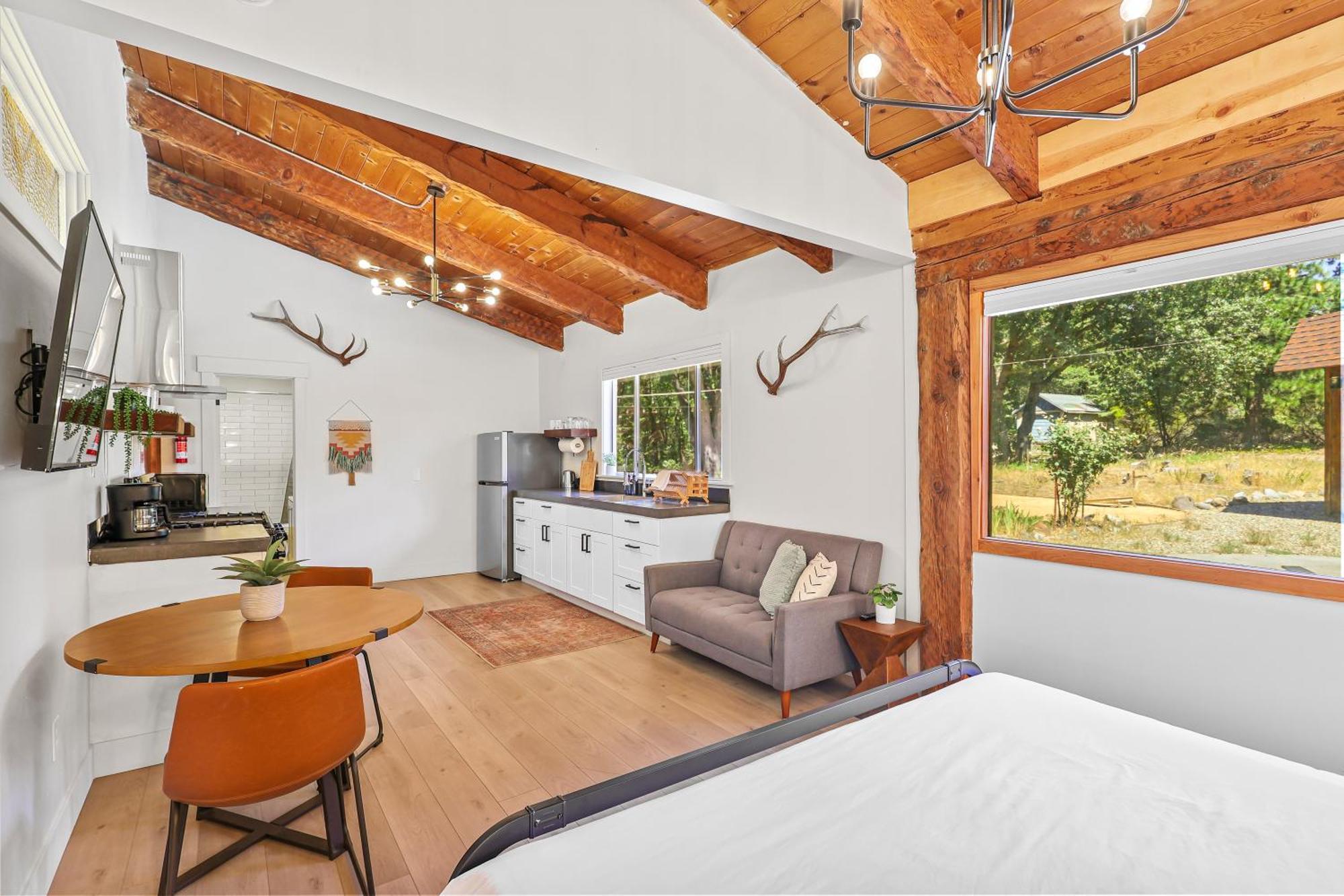 Basecamp Lodge Mount Shasta Pokoj fotografie